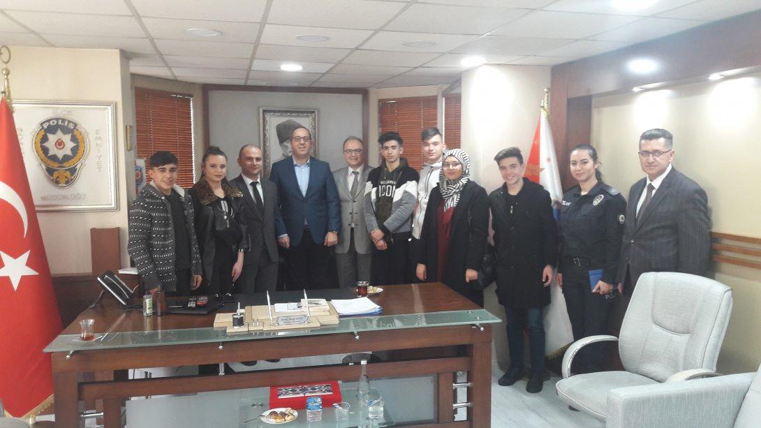 Öğrenci Liderlerimiz Şehrimizin Öncüleriyle Buluşuyor Projesi Kapsamında Şubat Ayı Faaliyeti Olarak Bayrampaşa İlçe Emniyet Müdürü Necati Aktuğ Şahin Makamında Ziyaret Edildi 