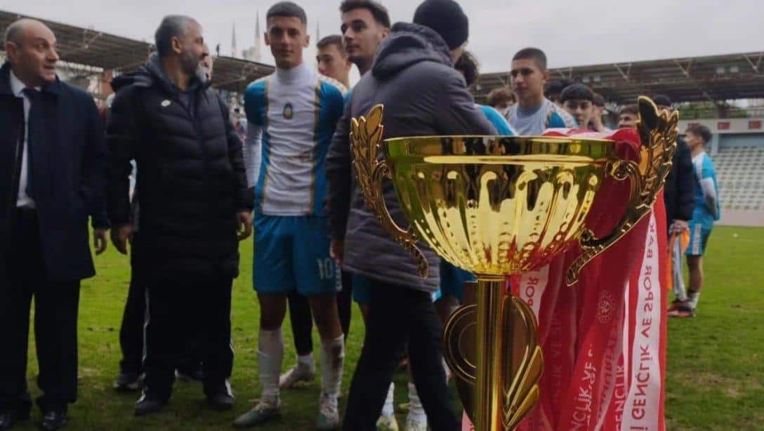 İnönü Mesleki ve Teknik Anadolu Lisemiz İstanbul Şampiyonu!