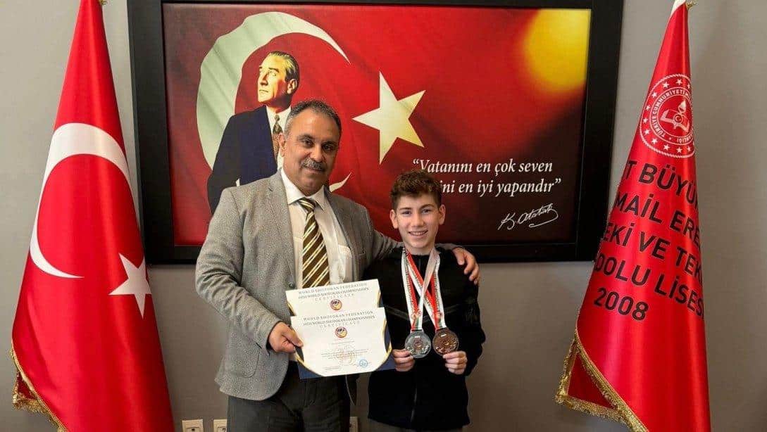 Karete Şampiyonasında Dünya 2.si Şehit Büyükelçi İsmail Erez MTAL'den!