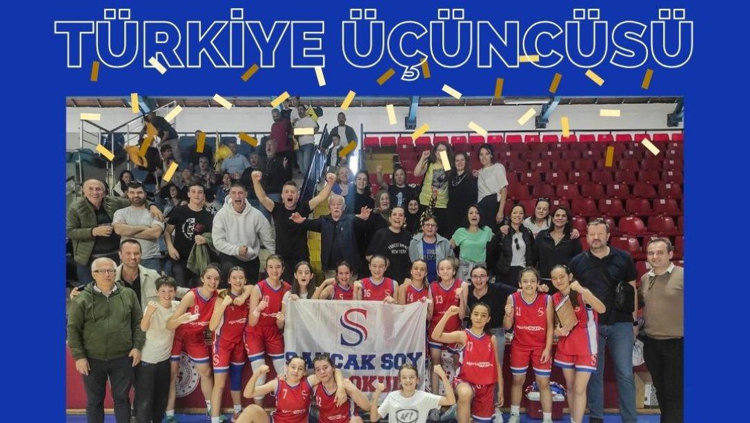 Okul Sporları Yıldız Kızlar Sancak Soy Ortaokulu Basketbol Takımı Türkiye 3.sü