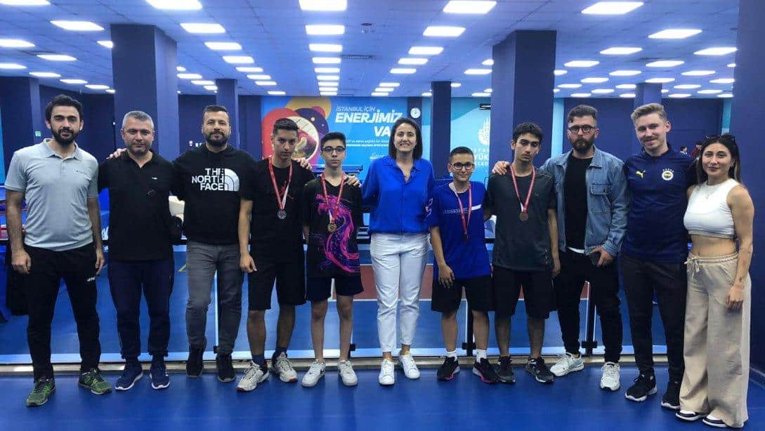 19 Mayıs Atatürk'ü Anma Gençlik ve Spor Haftası Nedeniyle Düzenlenen Masa Tenisi Turnuvası Sona Erdi
